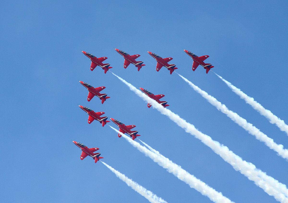 1200px-Red_Arrows_formation.jpeg.jpg