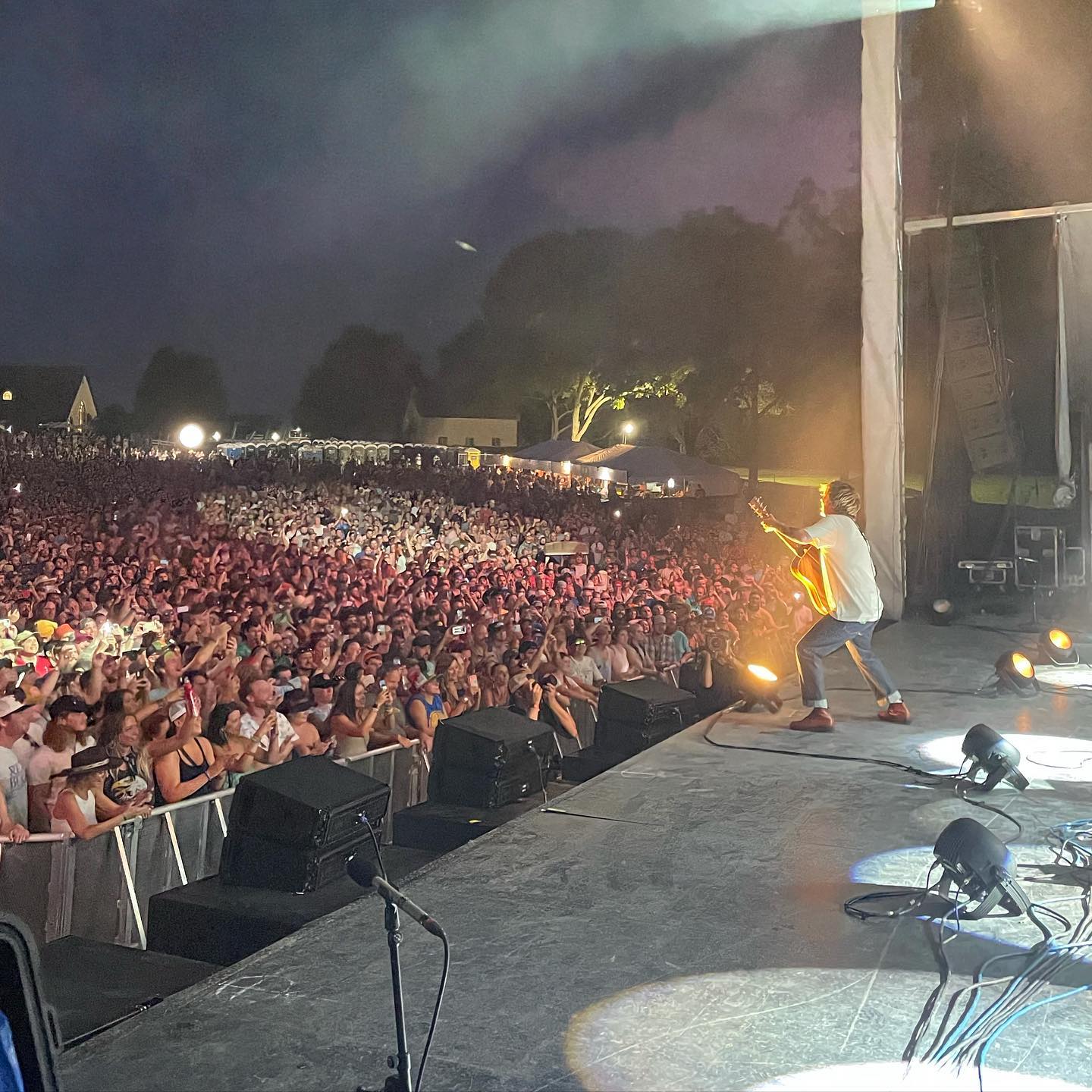 Billy Strings UFO.jpg