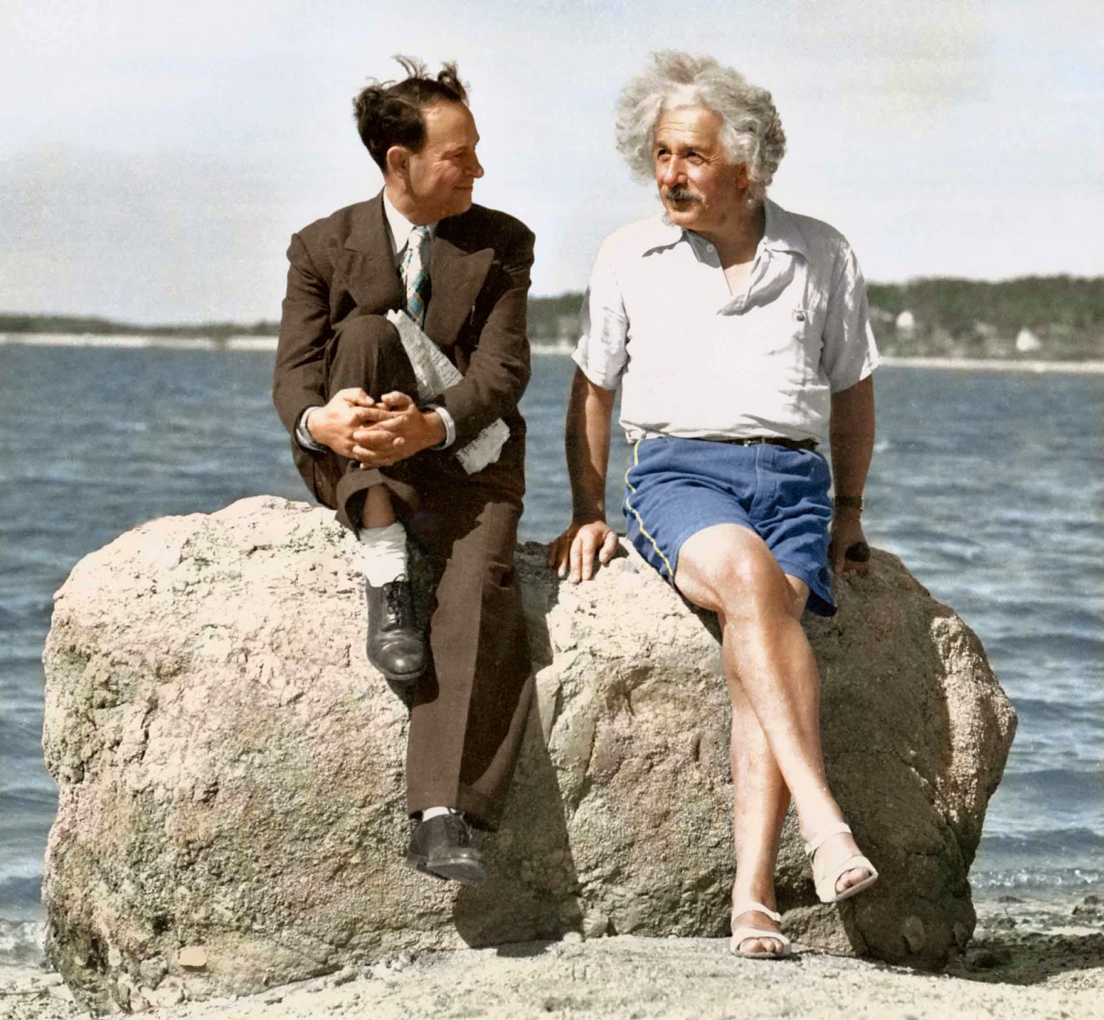 Einstein at the beach, 1939.jpg
