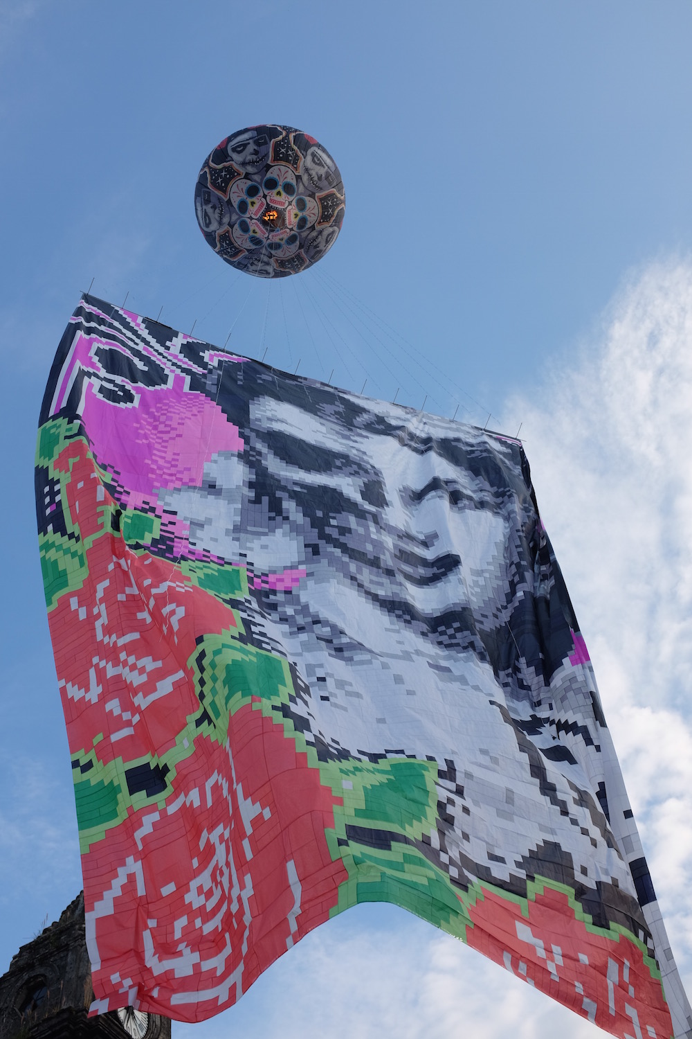 globo with banner.jpg