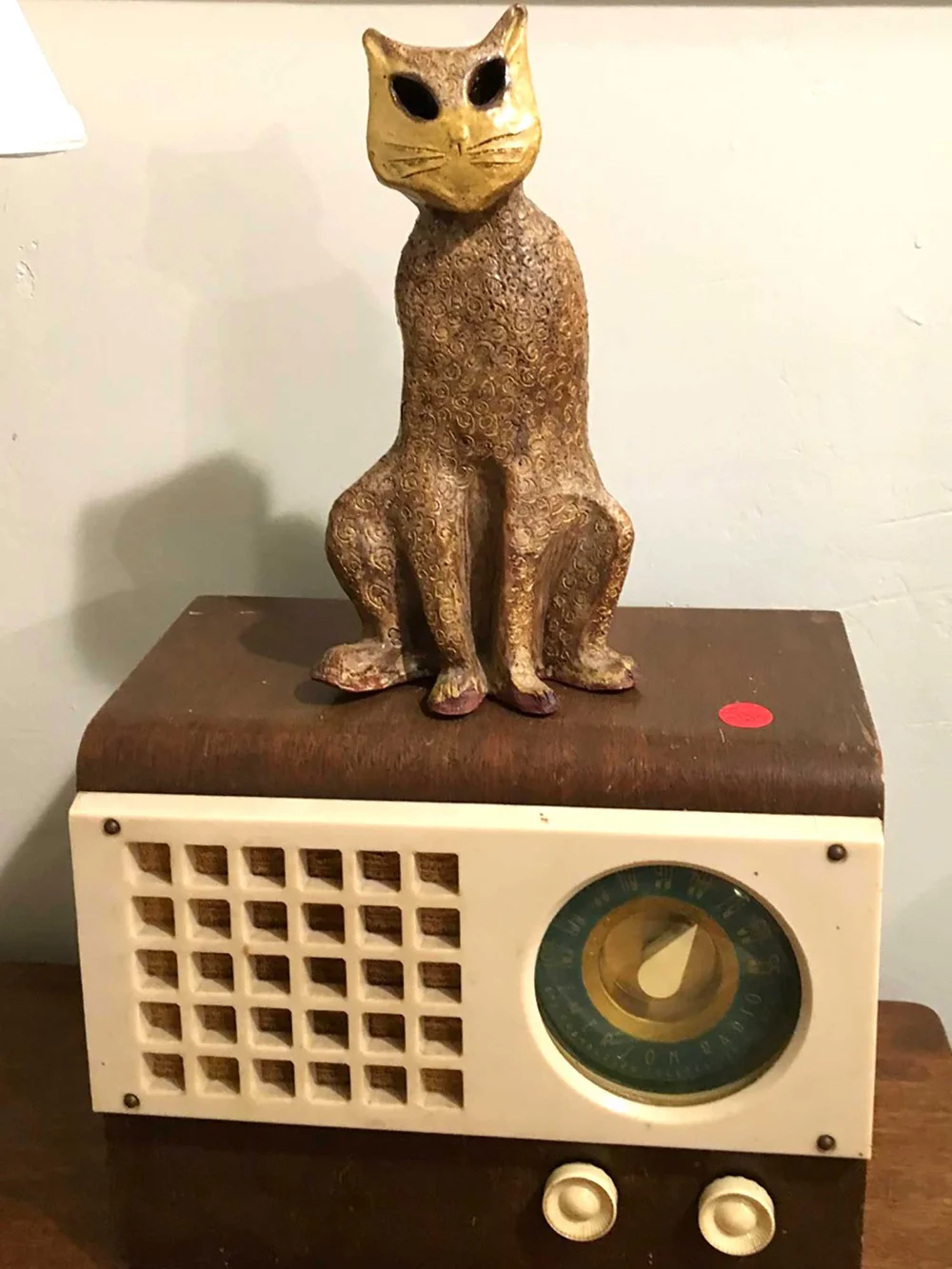 MCM-cat-&-Radio_4x3.webp