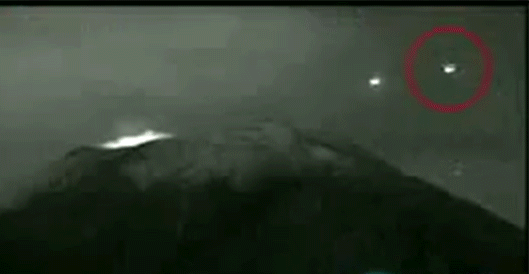 MOUNT-DOOM---Volcano-Lights-(landing-Lights).gif