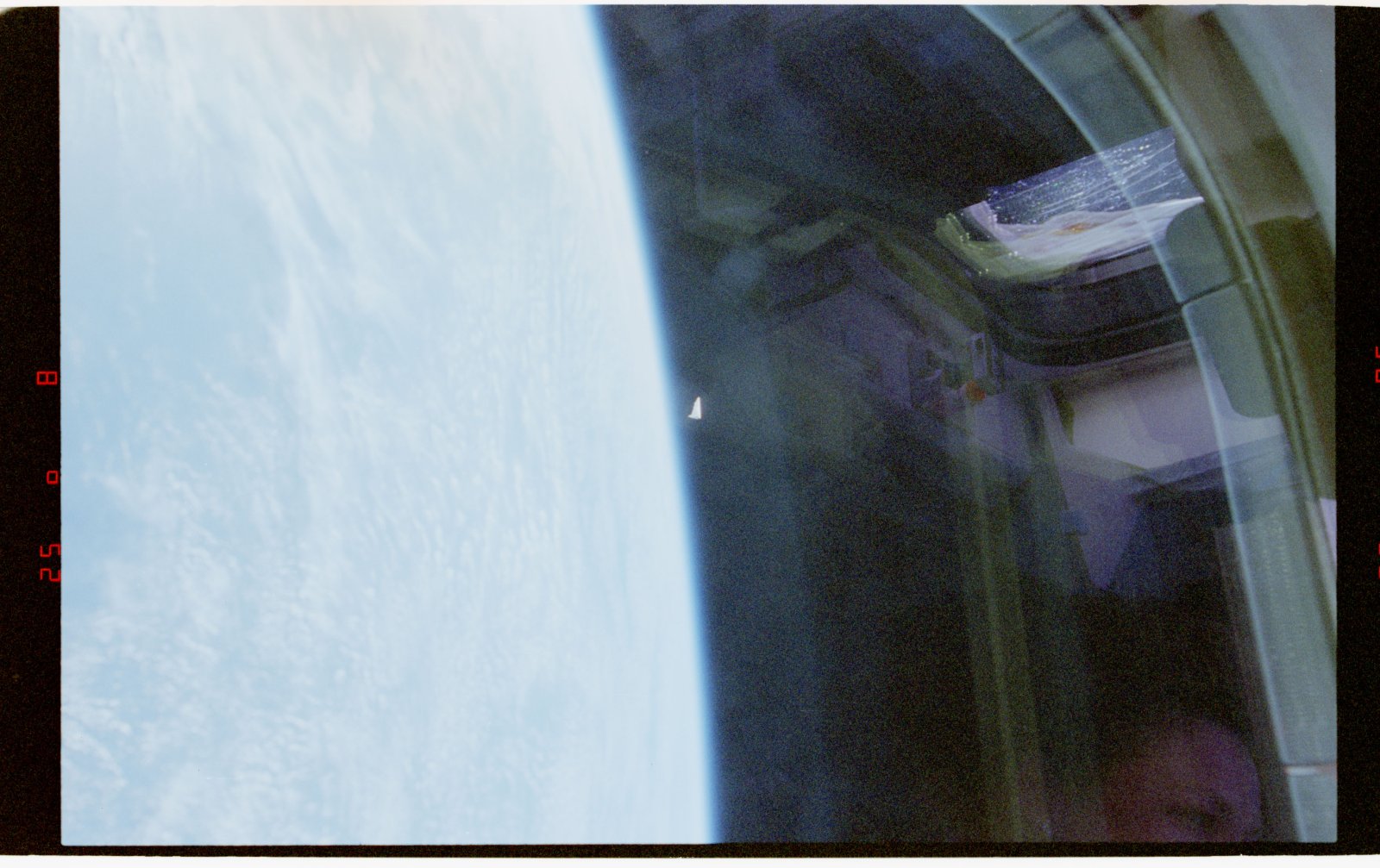 NASA-UAP-D031_STS-80-Unidentified-Object-Image2_1996.jpg