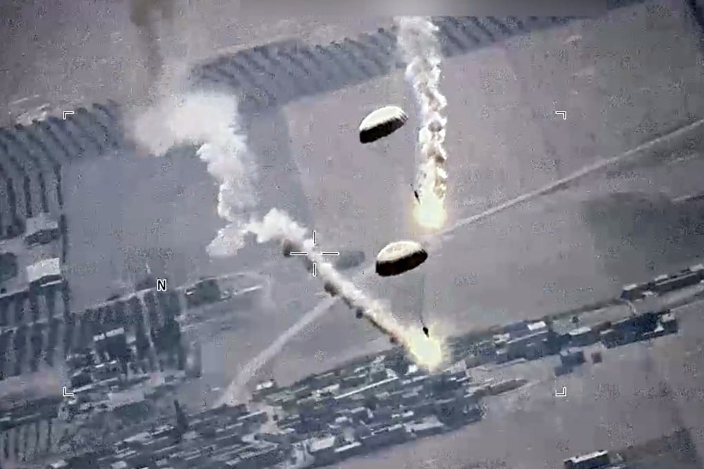 parachuteFlares.jpg