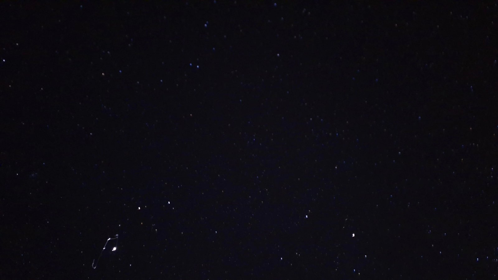 Reddit - weird light trail [Jupiter and Capella, Motion Blur]