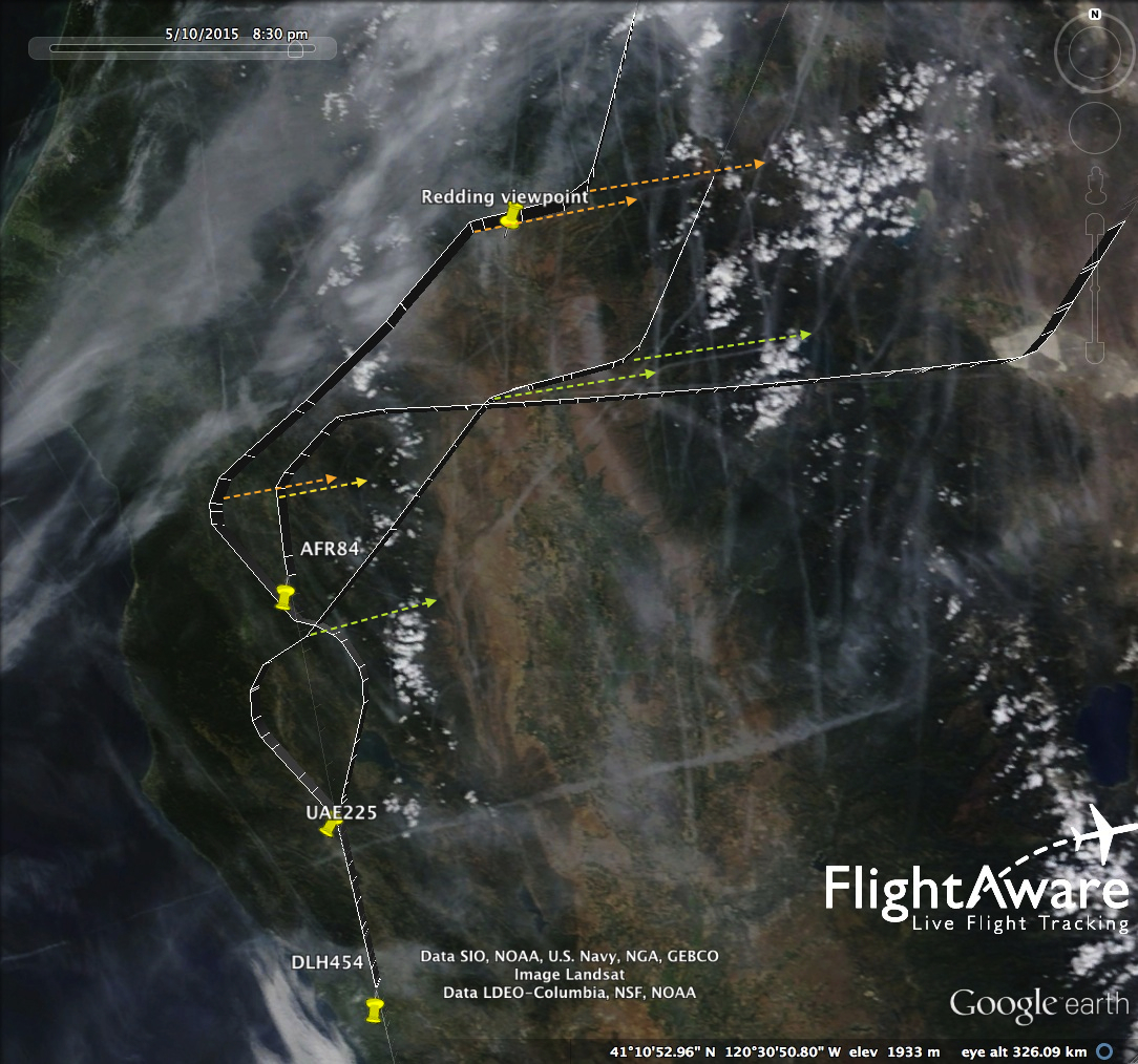 Redding_A380_contrails.jpg