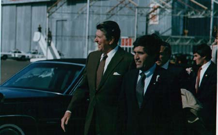 Ronald_Reagan_and_Apollo_Astronaut_Harrison_Schmitt_1.jpg