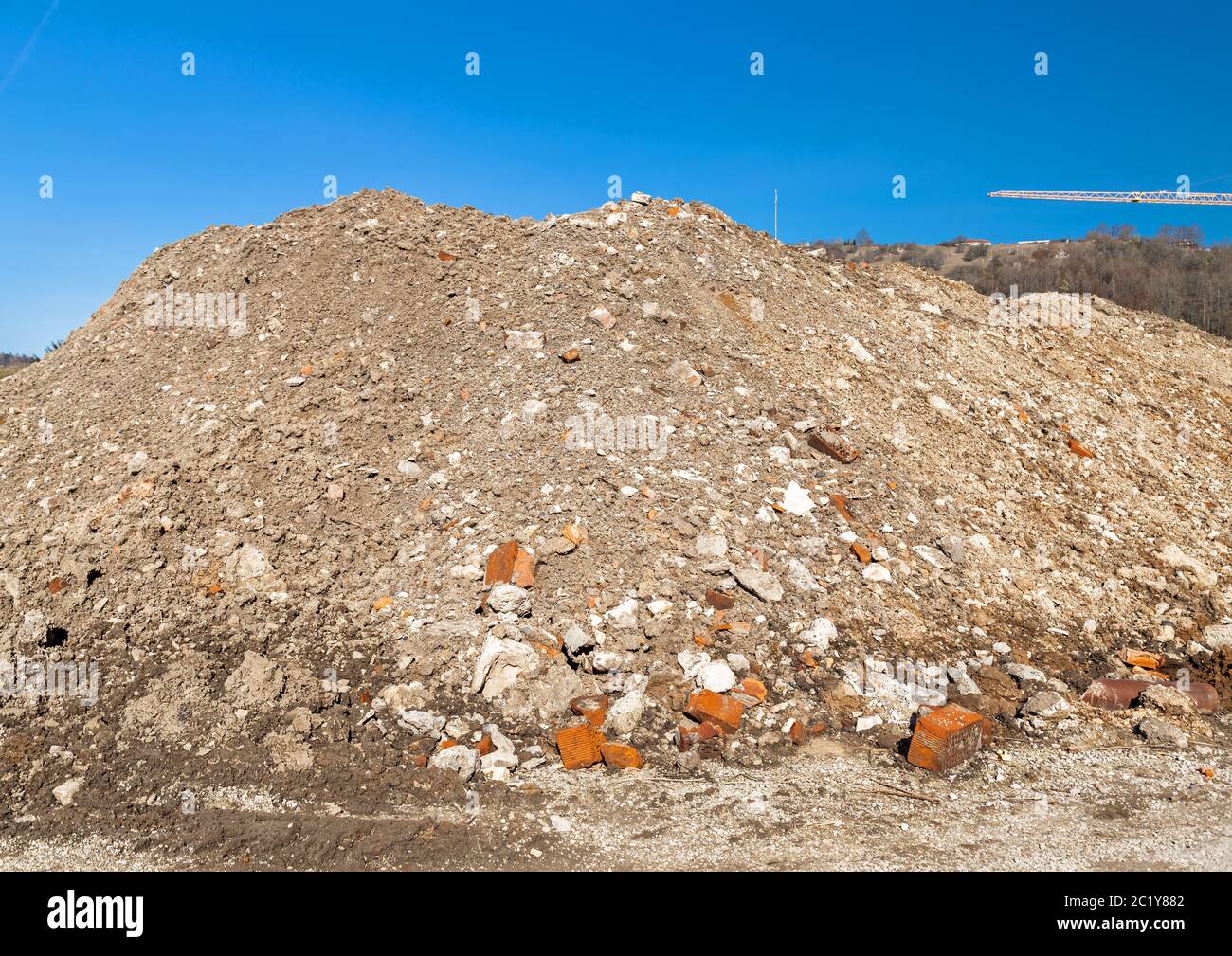 schmutz-dump-auf-einer-baustelle-2c1y882.jpg