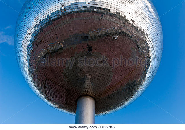 the-mirror-ball-they-shoot-horses-dont-they-at-blackpool-pleasure-cp3pk3.jpg