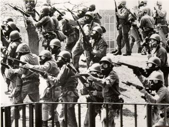 1.bp.blogspot.com__LDBUOjCFLs0_S9Ghh3JWM0I_AAAAAAAAAA8_z_5GTV6SEew_s1600_soldiers_bayonets_50.jpg