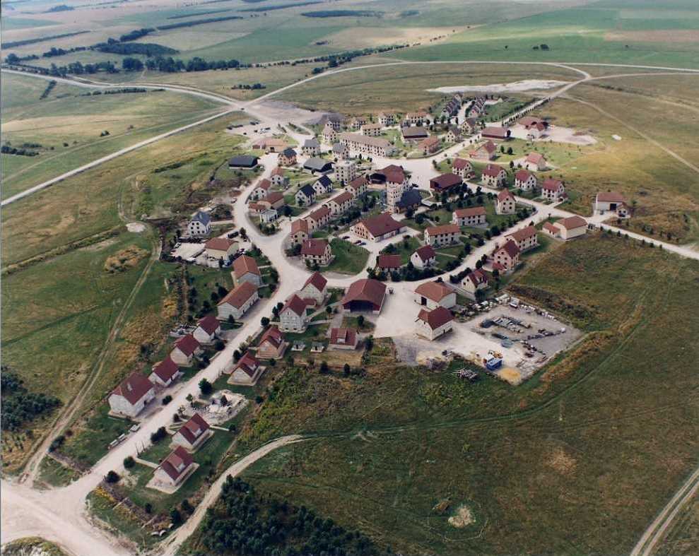 Down the village. Город призрак равнина Солсбери Великобритания. Дёллерсхайм.