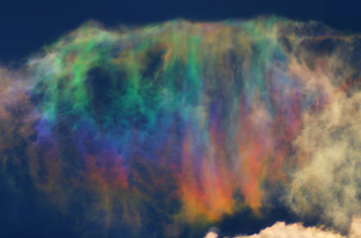 Iridescence_Cloud_001.jpg