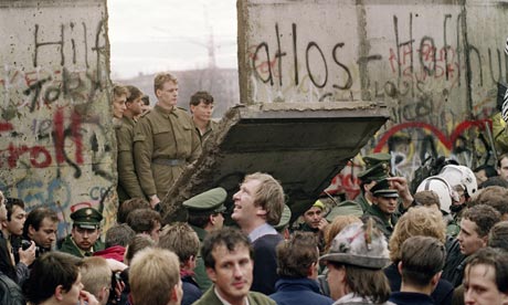 A-gap-in-the-Berlin-Wall--001.jpg