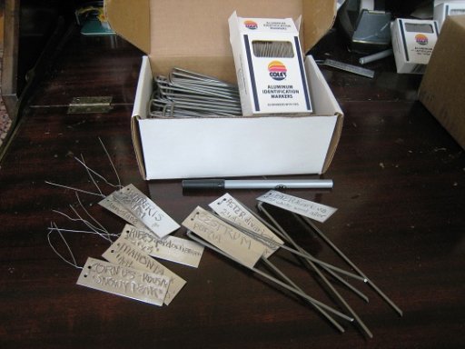 15-Aluminum-plant-tags.jpg