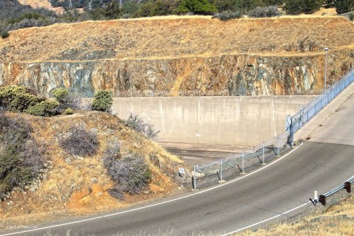 another angle rock at spillway gates.JPG