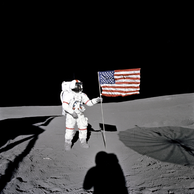 grin.hq.nasa.gov_IMAGES_SMALL_GPN_2000_001120.jpg