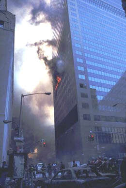 www.11_septiembre_2001.biz_imagenes_7_on_fire.jpg
