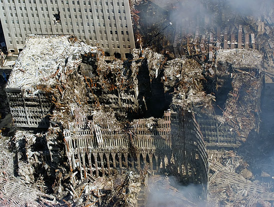www.skeptic.com_eskeptic_2011_images_11_09_07_Ground_Zero_NYC_September_17_2001.jpg