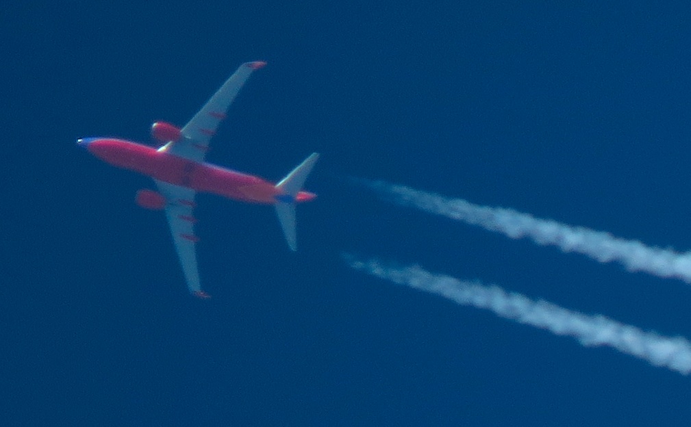 All_sizes_%7C_Jet_Airplane_and_Contrails_SOOC_taken_with_a_handheld_Canon_SX50_HS_IMG_0810_%7C_Flickr_-_Photo_Sharing%21-20130316-125208.jpg