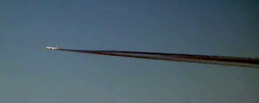Black_Chemtrail_over_Iraq.mp4_2014011d3_203435.jpg