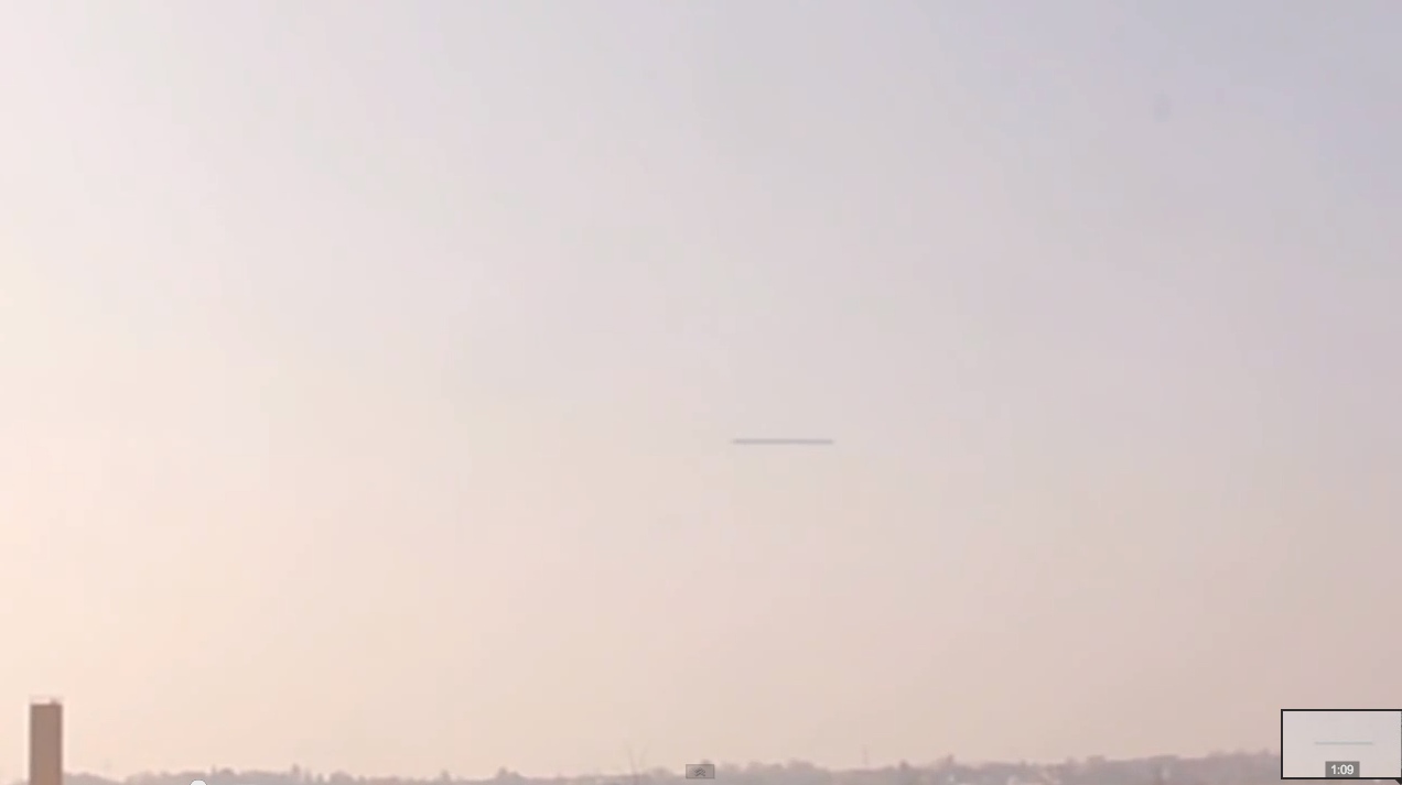 CigarShaped_UFO_Over_Korosten_Ukraine_On_March_6_2014__YouTube_20140317_185445_20140317_185446.jpg