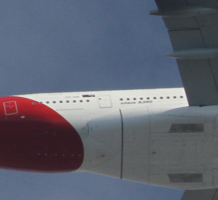 IMG_0756_Quntas_A380_Approach__100_RGB8__20140430_083447_20140430_083505.jpg