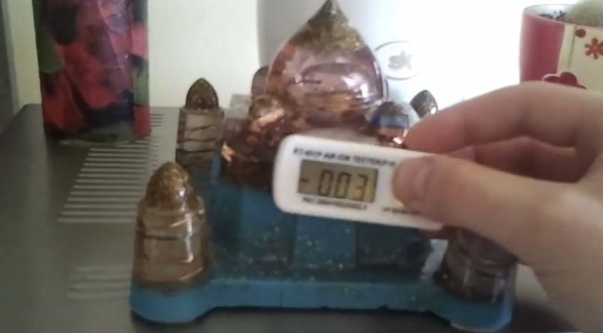 Ion_Counter__Orgonite_II._Test_orgonite_with_an_ion_meter__YouTube_20140613_163343_20140613_163344.jpg