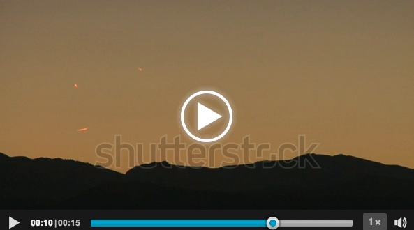 Mini_Contrails._Very_short_jet_contrails_indicate_very_dry_air_at_flight_levels_-_3641054_%7C_Shutterstock_Footage-20131030-163314.jpg
