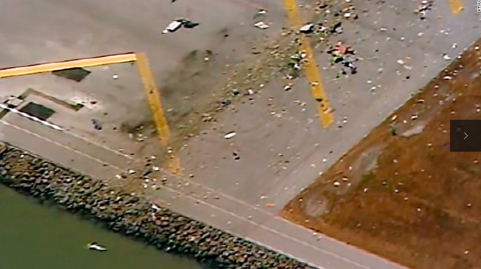 Plane_crash_at_San_Francisco_airport_-_CNN.com-20130706-143414.jpg