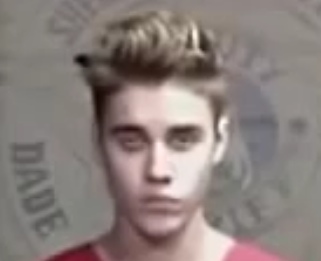 Watch_Justin_Bieber_s_Eye_s_shapeshift_in_Miami_courtroom.mp4_20140202_221640.jpg