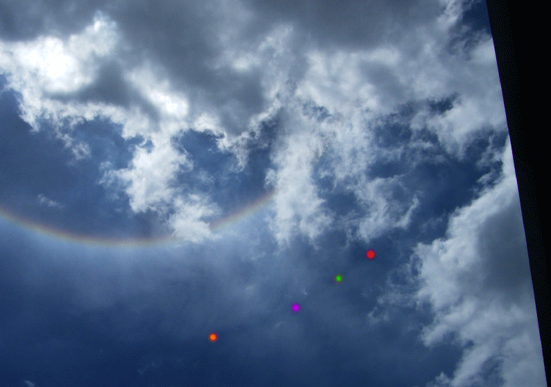 dark-arc-outside-halo-points.gif